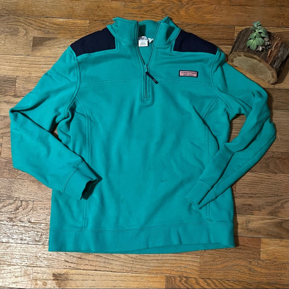 Vineyard Vines Pullover Size Large.